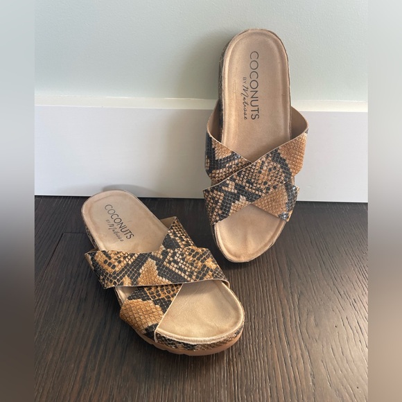 Coconuts by Matisse Yin Yang Snake Sandal - Picture 1 of 4